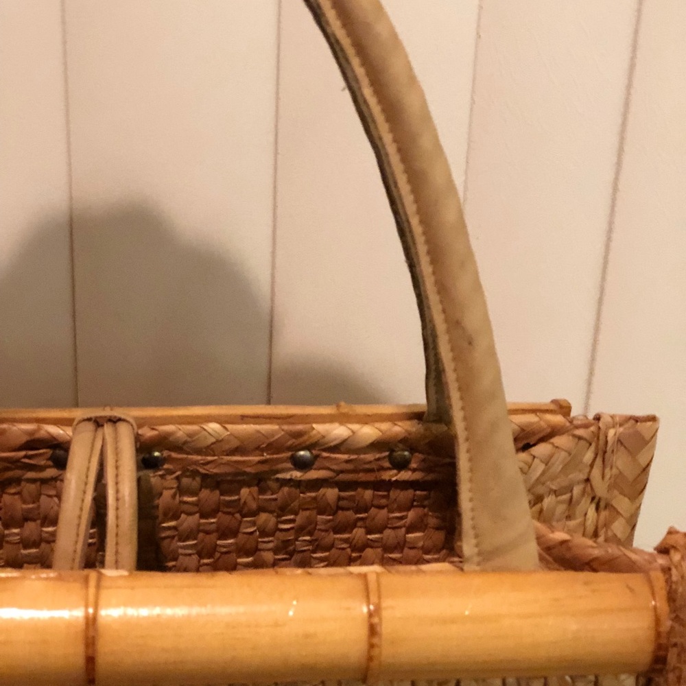 Wicker straw bag w/ bamboo trim - Picture 6 of 8